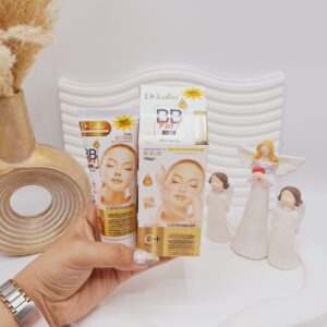 BB کرم دارای ویتامین سی با کاور بالا و پوشانندگی عیوب کد 3820